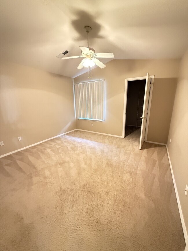 Building Photo - 3732 Riviera Grove