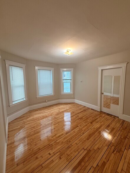 Building Photo - 14 Maine Ave