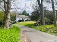 Building Photo - 37 Weed St