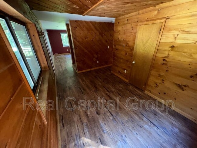 Building Photo - 48 Atwell Rd