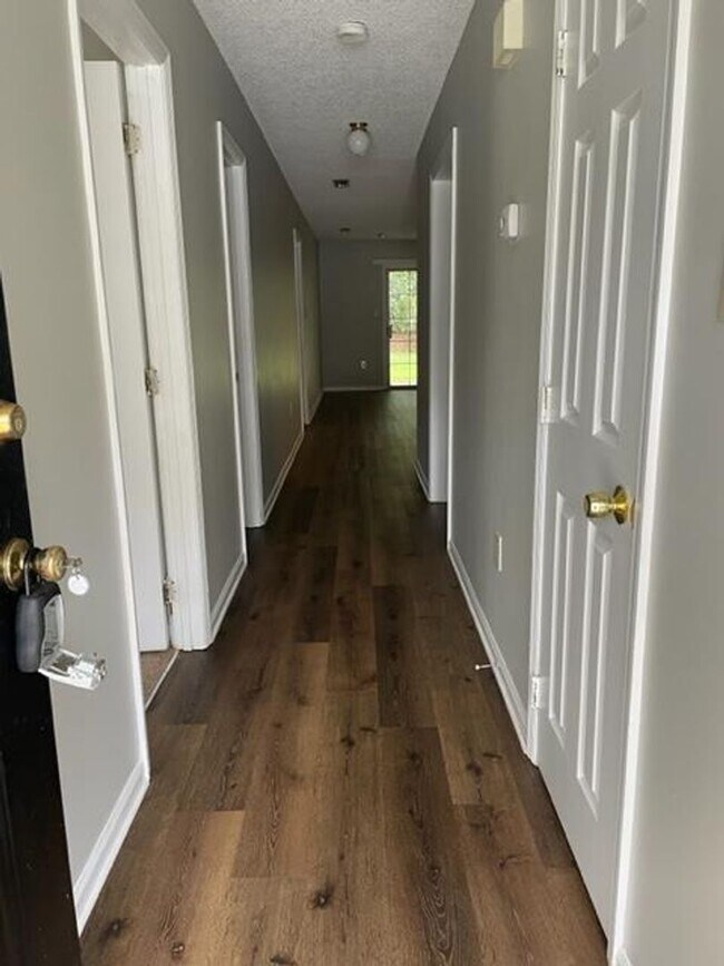 Building Photo - 2 Bedroom Duplex in Quail Rise Subdivision