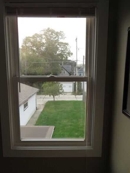 Building Photo - 1612 Blocki Ct