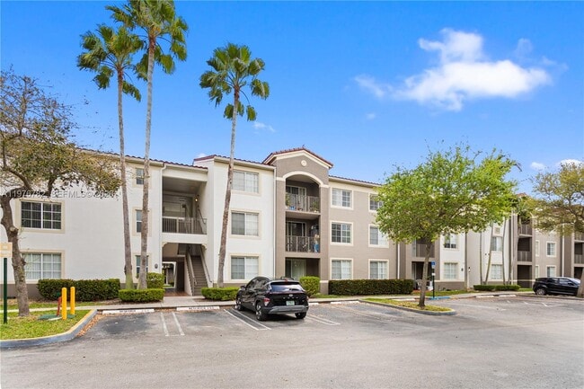 Building Photo - 6851 SW 44th St