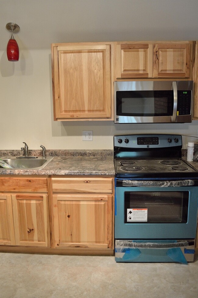 Building Photo - 214 Stribling Ave