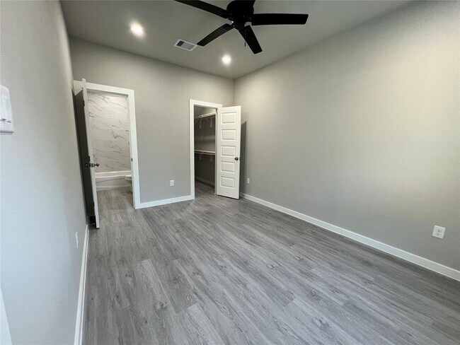 Building Photo - 8157 Tate St