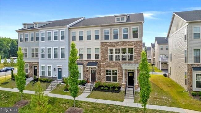 Building Photo - 7210 Hartley Ln