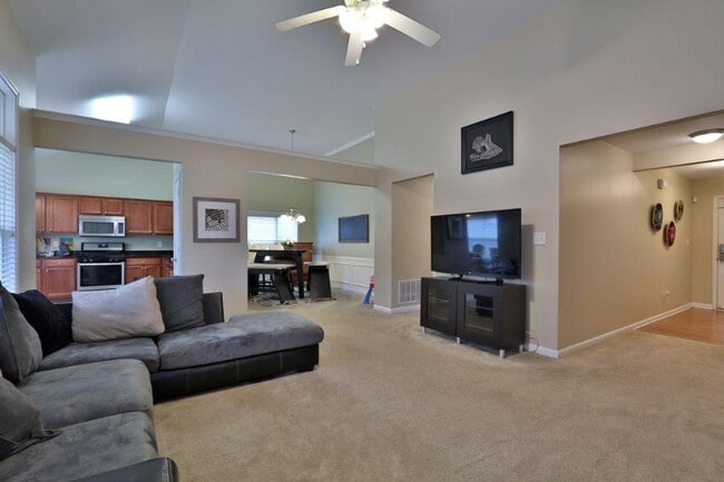 Building Photo - 1033 Gather Dr