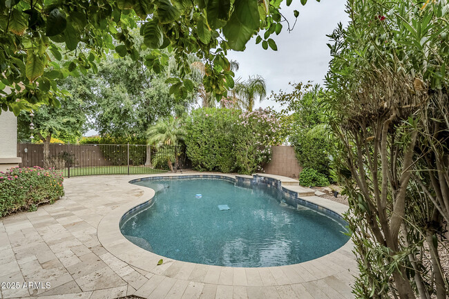 Building Photo - 2744 E Donato Dr