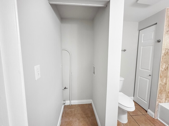 Building Photo - 3135 Chicago Rd