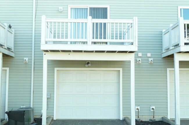 Building Photo - 5422_HOLLY_RIVER_AVE