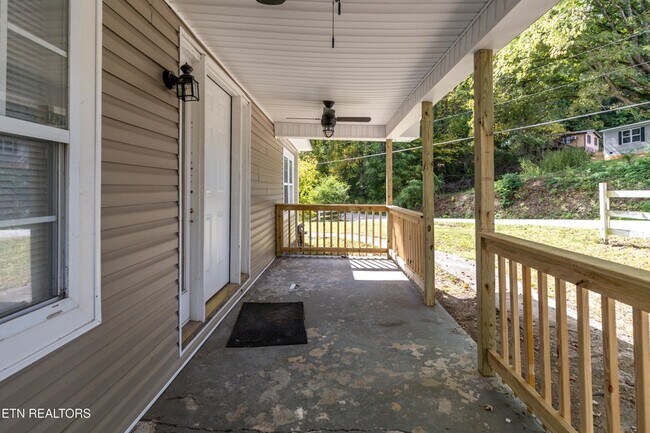 Building Photo - 770 Mahoney Rd