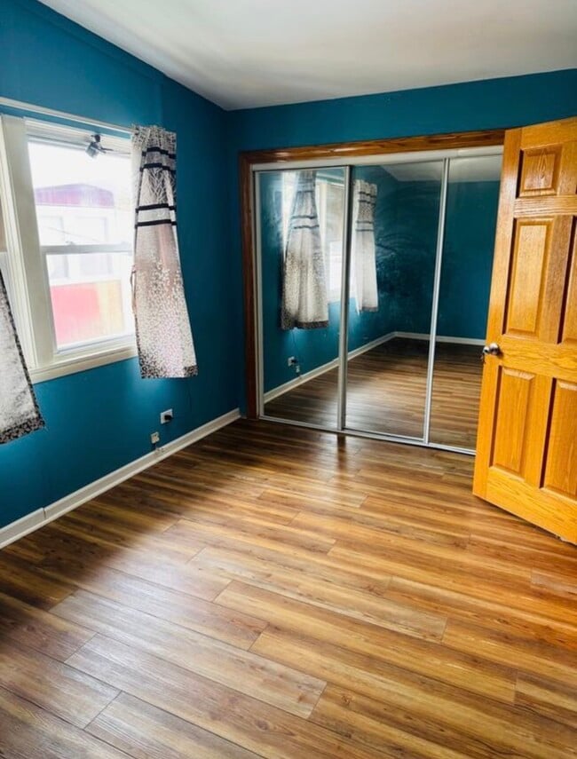 Building Photo - 2017 Pine St