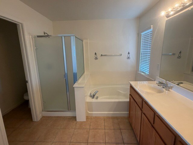 Building Photo - Gorgeous 3 Bedroom 2.5 Bathroom Plus Loft