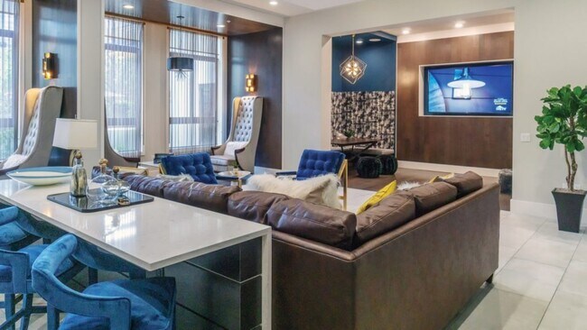 Building Photo - 120 NE 4th St