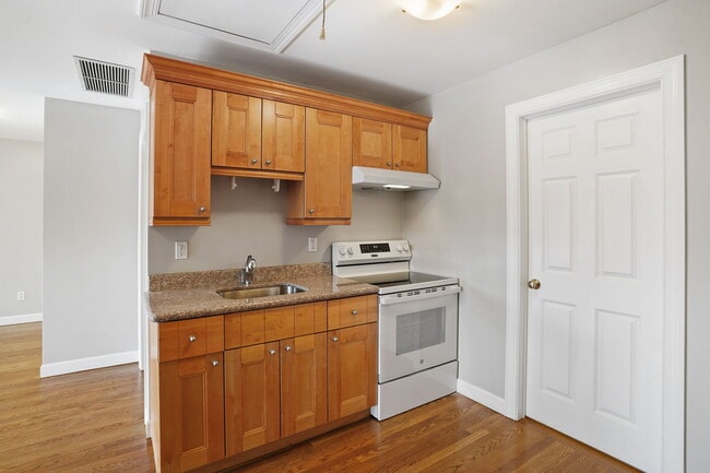 Building Photo - 13 South St