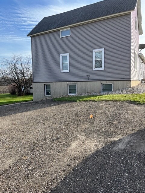 Building Photo - 503 Elm St