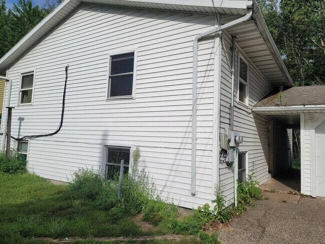 Building Photo - 2460-2462 2nd Ave South