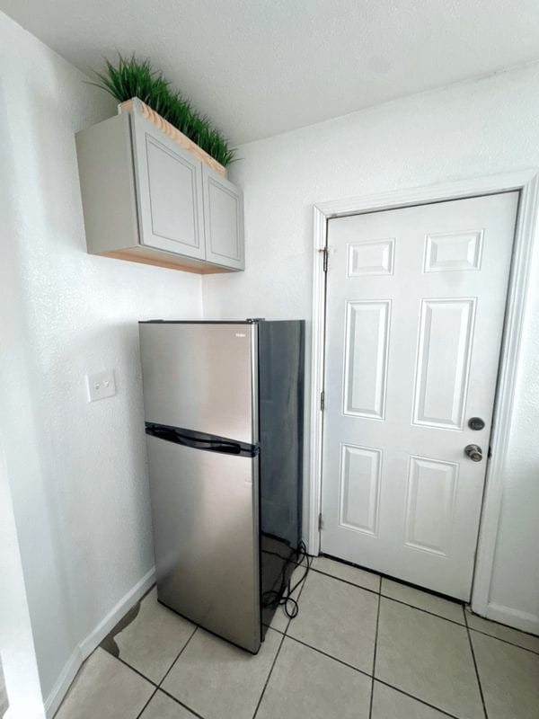 Building Photo - 416 1/2 North School Street, 3