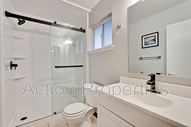 Building Photo - 181 Del Medio Ave