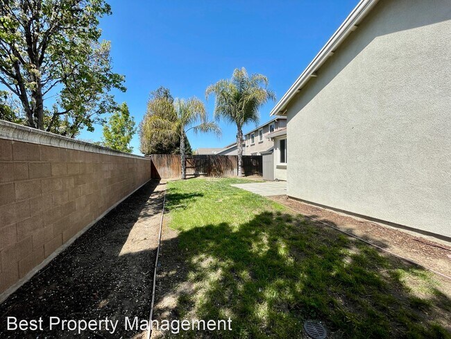 Building Photo - 3 br, 2 bath House - 117 Silver Bell Way