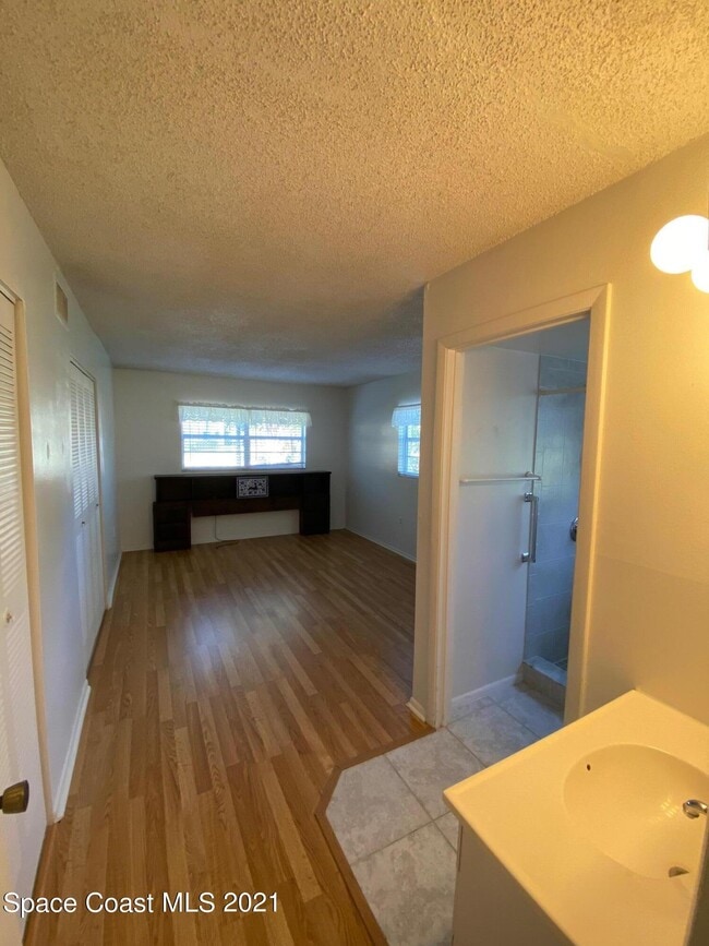 Building Photo - 3135 Shady Dell Ln