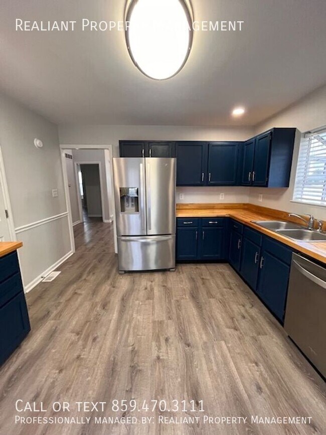 Building Photo - 353 Chase Pl