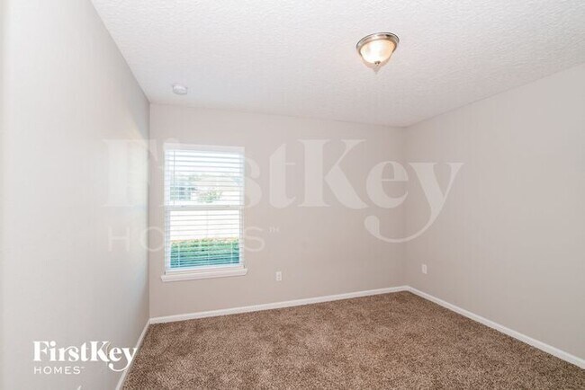 Building Photo - 920 Raindrop Ln