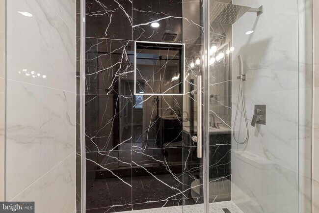 Building Photo - 1350 Sheridan St NW