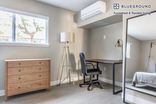 Building Photo - 215 Union Ave