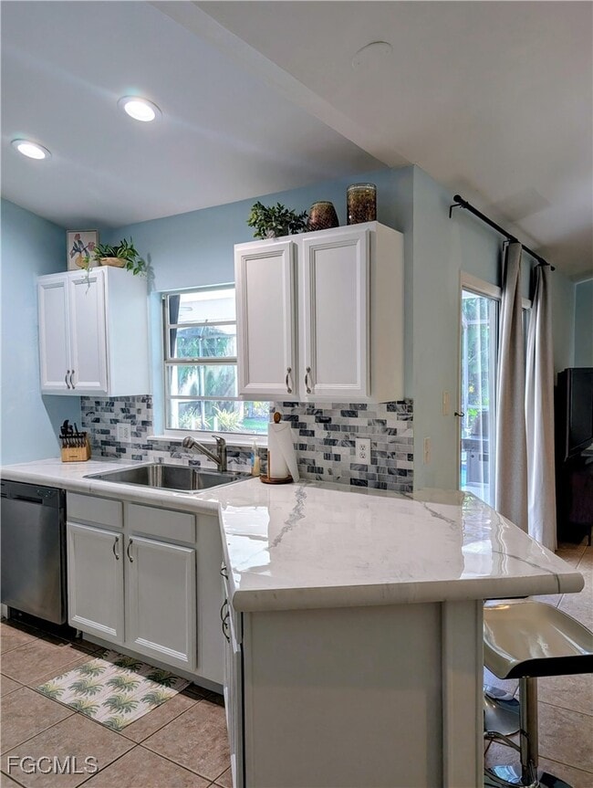 Building Photo - 2535 SW 28th Pl