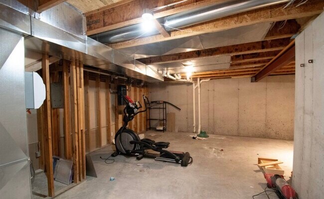 Storage!!! - 1524 Foxfire Dr