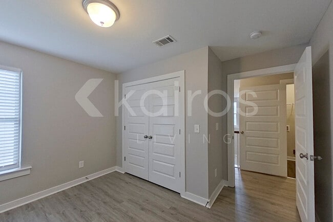 Building Photo - 11401 Crimson Ridge Rd