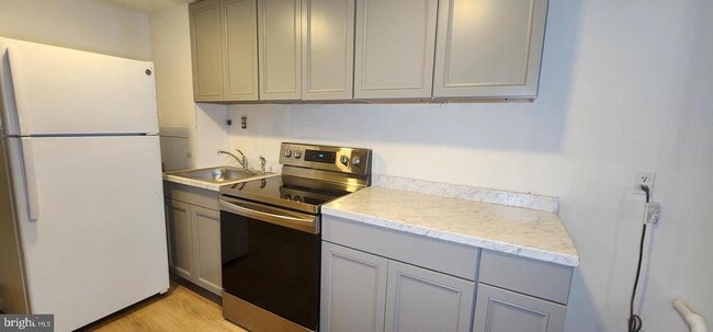 Building Photo - 1016 7th St