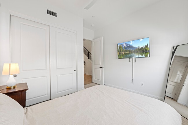 Building Photo - 20847 Acorn Cir