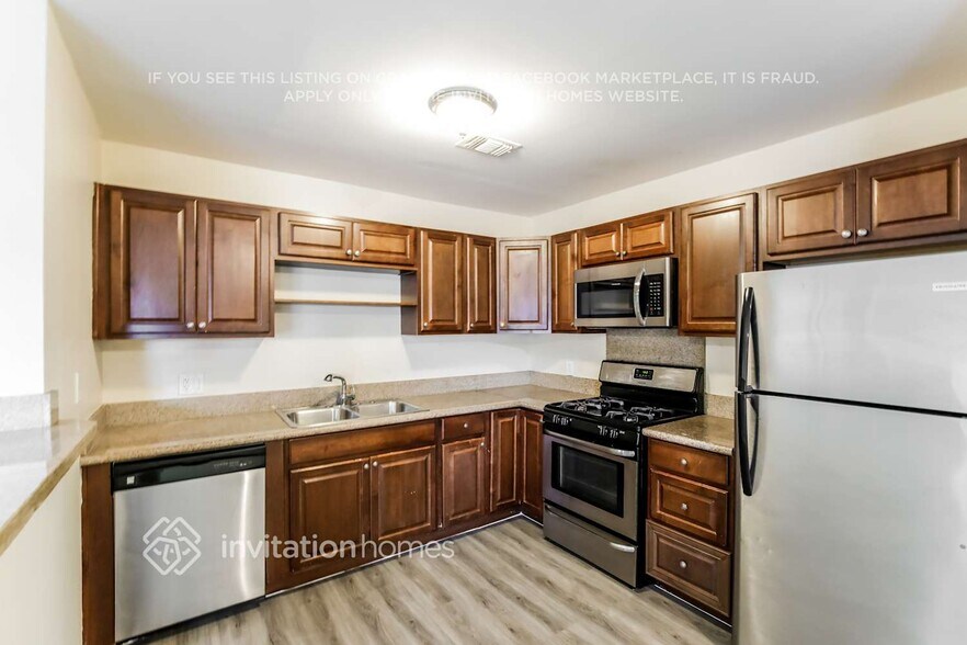 Building Photo - 11450 NW 35th Pl