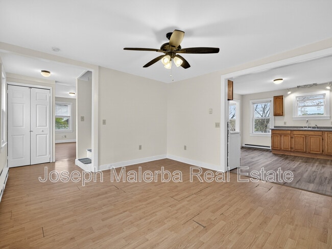 Building Photo - 483 Boswell Ave