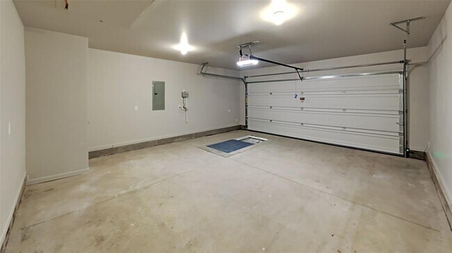 Building Photo - 9200 NW 123rd St