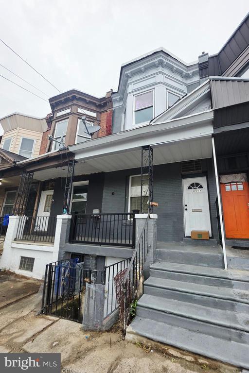Building Photo - 2111 W Somerset St