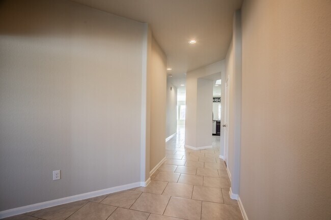 Building Photo - 1407 Wheatland Terrace Ln