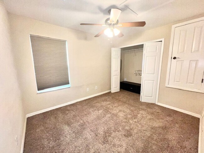 Building Photo - MOVE IN NOW-Water & electricity included 1x1 above garage apartment!! Full kitchen & bathroom!! W...