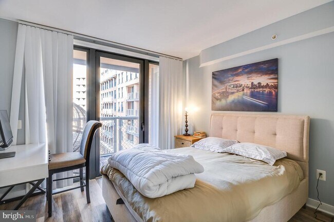 Building Photo - 631 D St NW