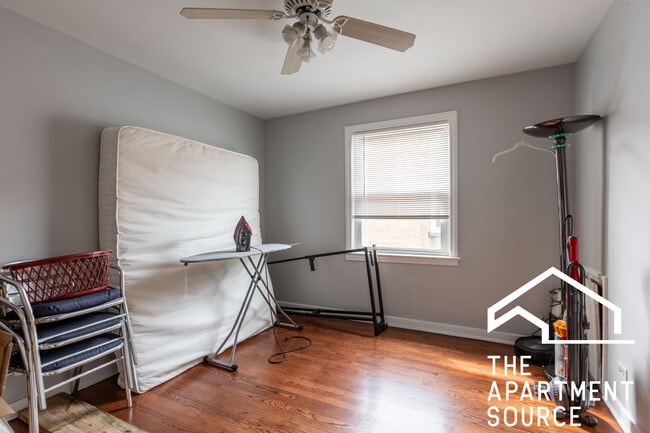 Building Photo - 9056 Lamon Ave