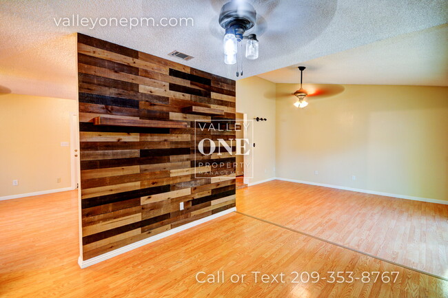 Building Photo - Experience Pet-Friendly Resort Living! Fea...