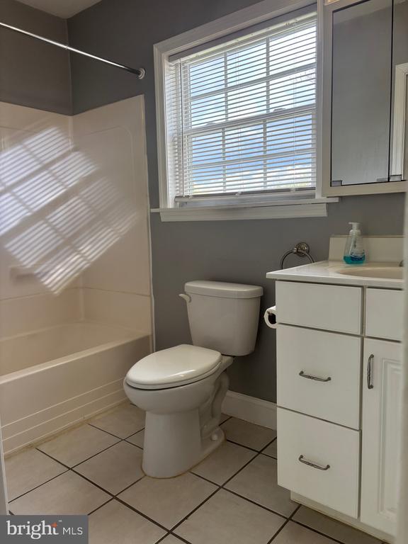 Building Photo - 221 Summit Ave