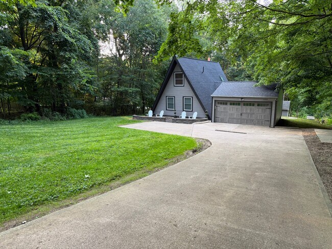 Building Photo - 1252 Apple Valley Dr