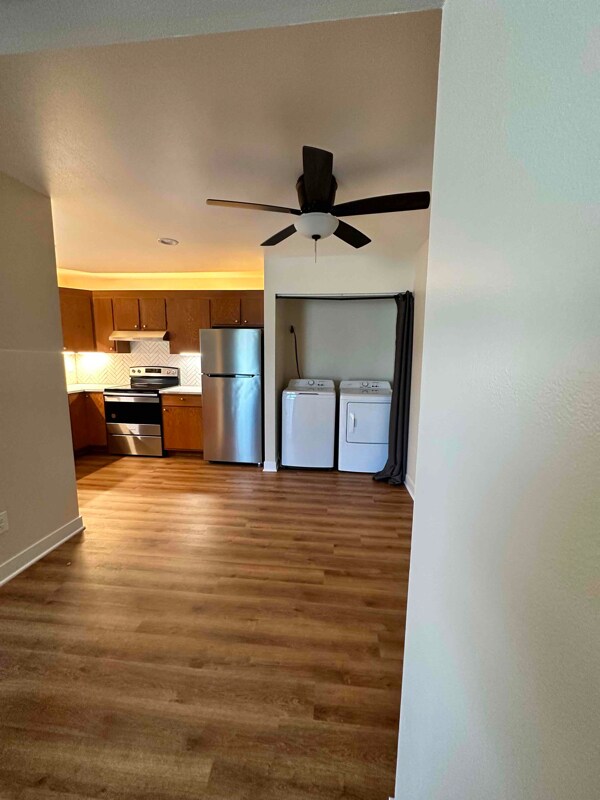 Building Photo - 3195 W Mangold Ave