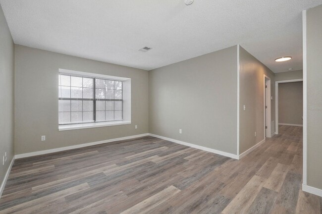 Building Photo - 930 New Buffalo Rd