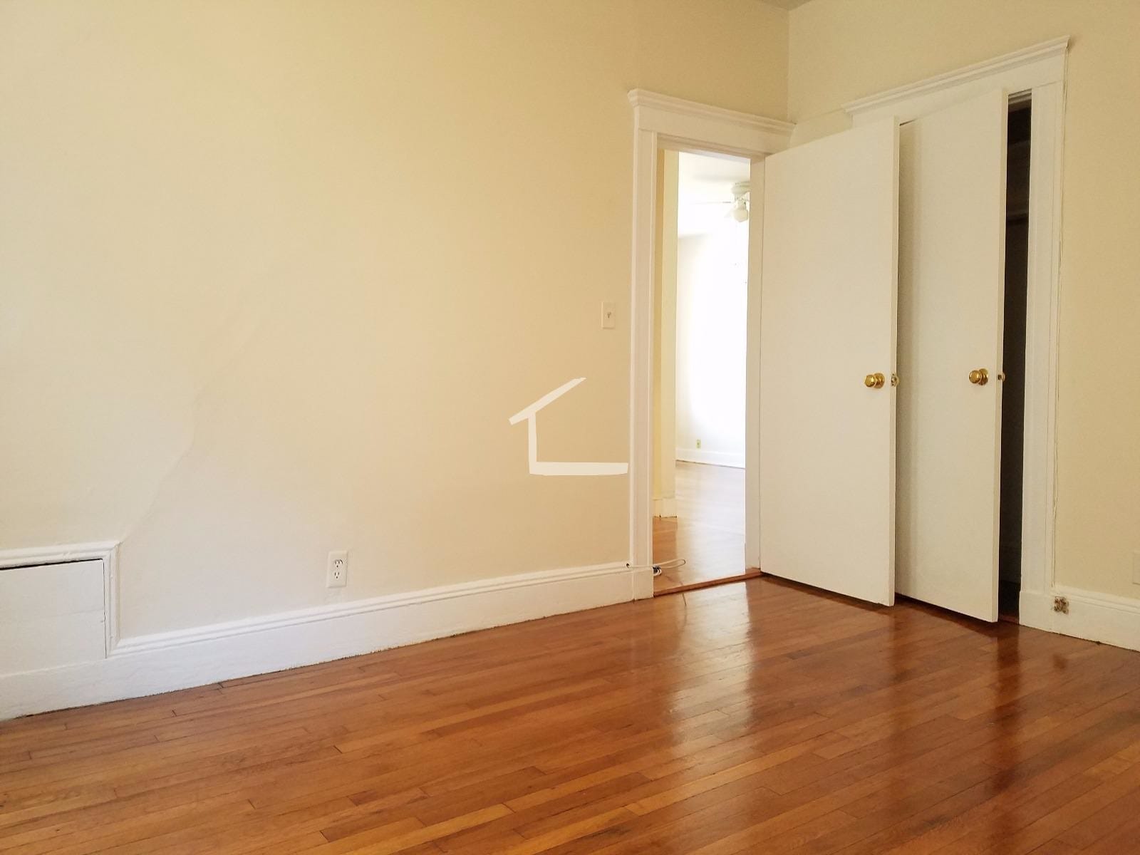Building Photo - 229 Kelton St