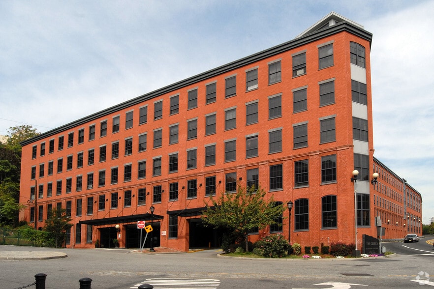 Exterior - The Cliffs Lofts