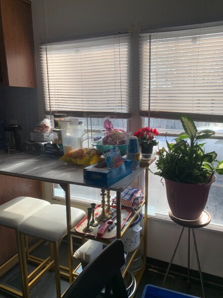 Building Photo - 6 Mark Pl